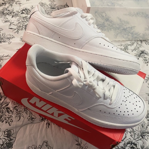 Brand new low top all white Nike size 5.5M 7W - Picture 2 of 5